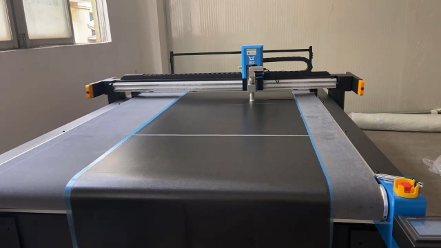 碳纖維布切割機