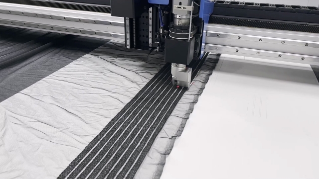 蕾絲視覺巡邊切割機