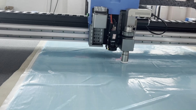 碳纖維預浸料切割機2