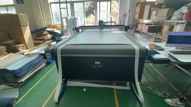 布燈罩切割機1